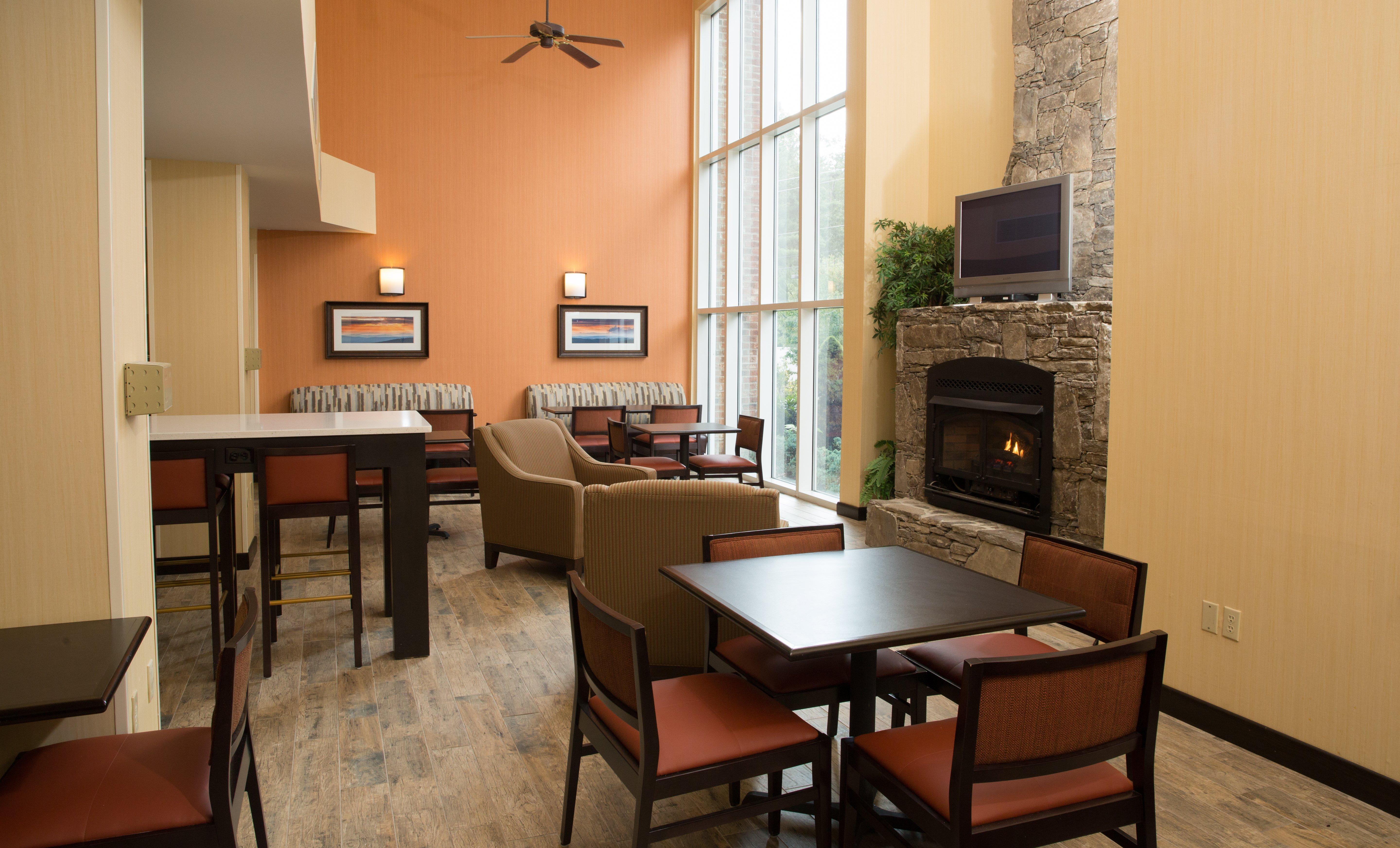 Holiday Inn Express Hotel & Suites Cherokee-Casino By Ihg Bagian luar foto