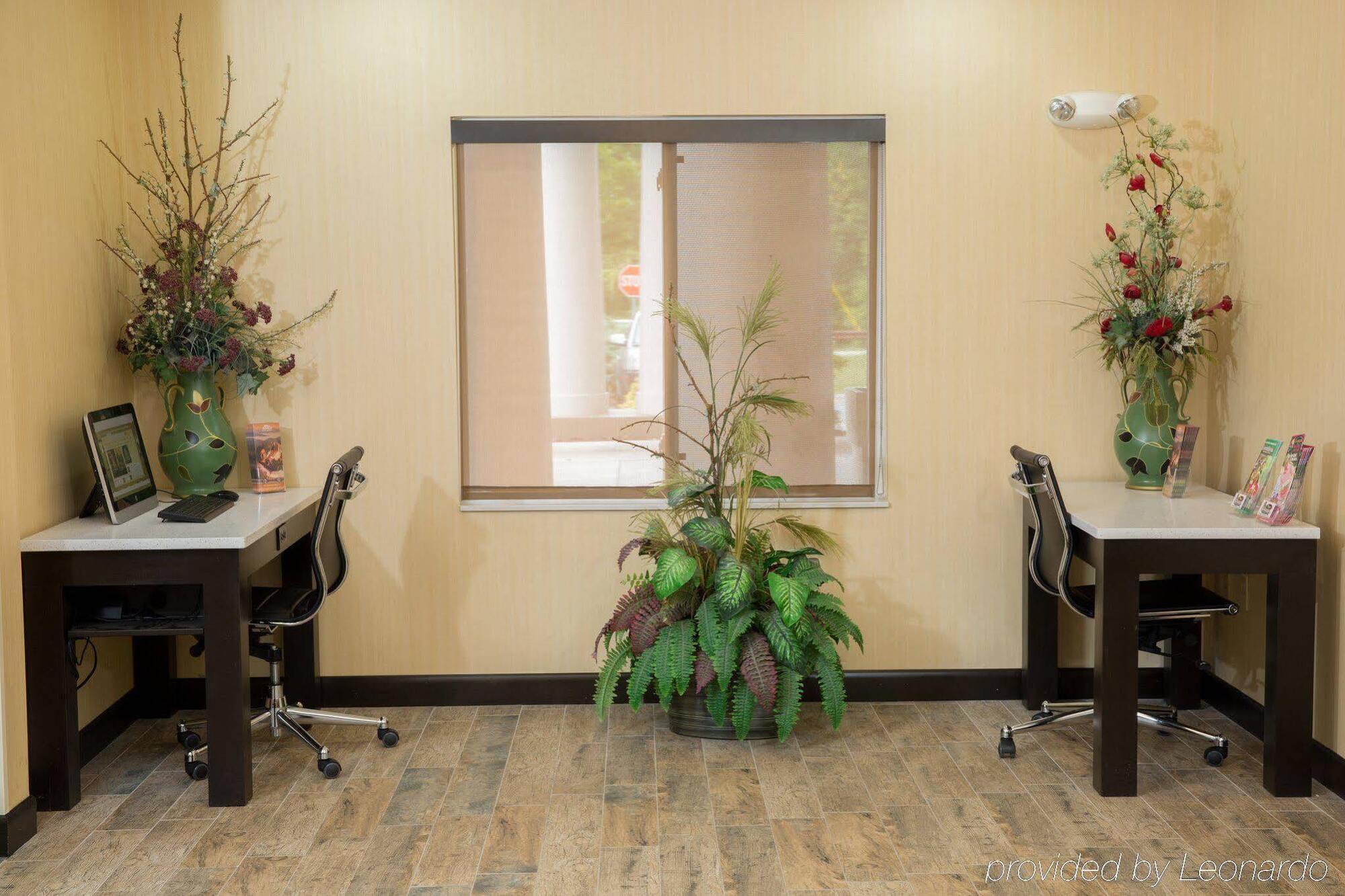 Holiday Inn Express Hotel & Suites Cherokee-Casino By Ihg Bagian luar foto